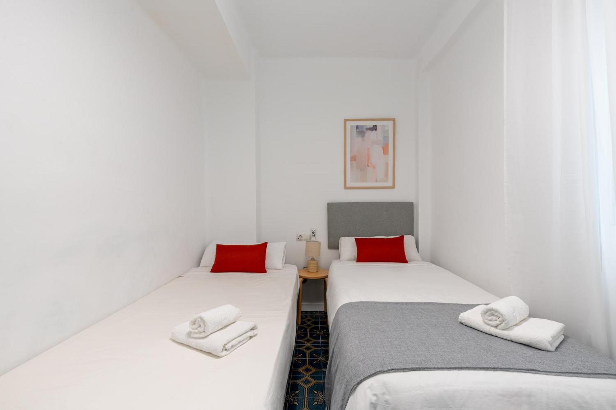 Piso Elegante Y Nuevo De 3 Habitaciones Y 2 Banos Seville Exterior photo
