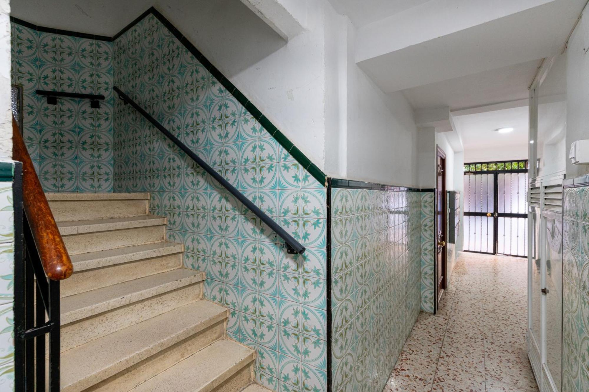 Piso Elegante Y Nuevo De 3 Habitaciones Y 2 Banos Seville Exterior photo